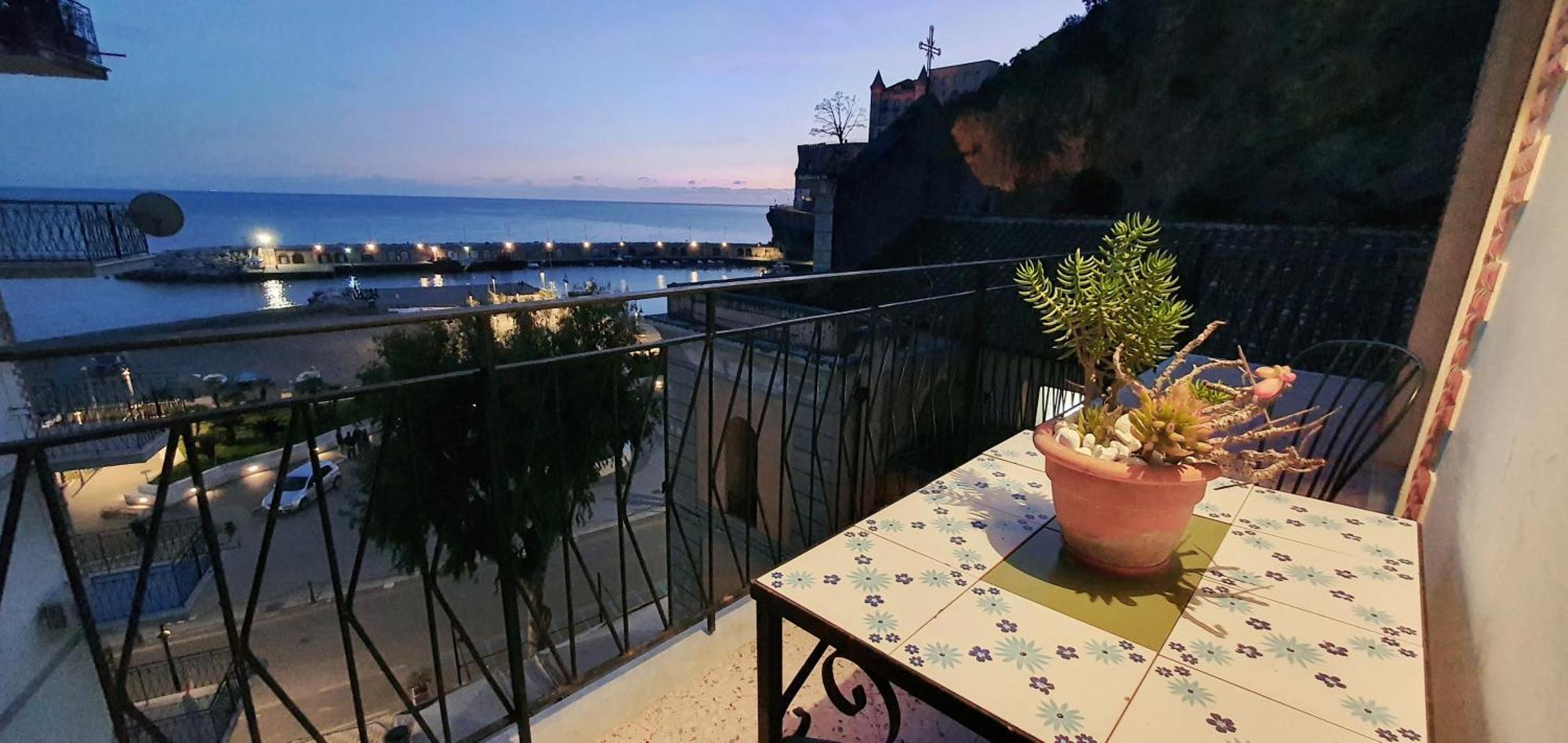 Apartamento Casa Al Castello Maiori Exterior foto