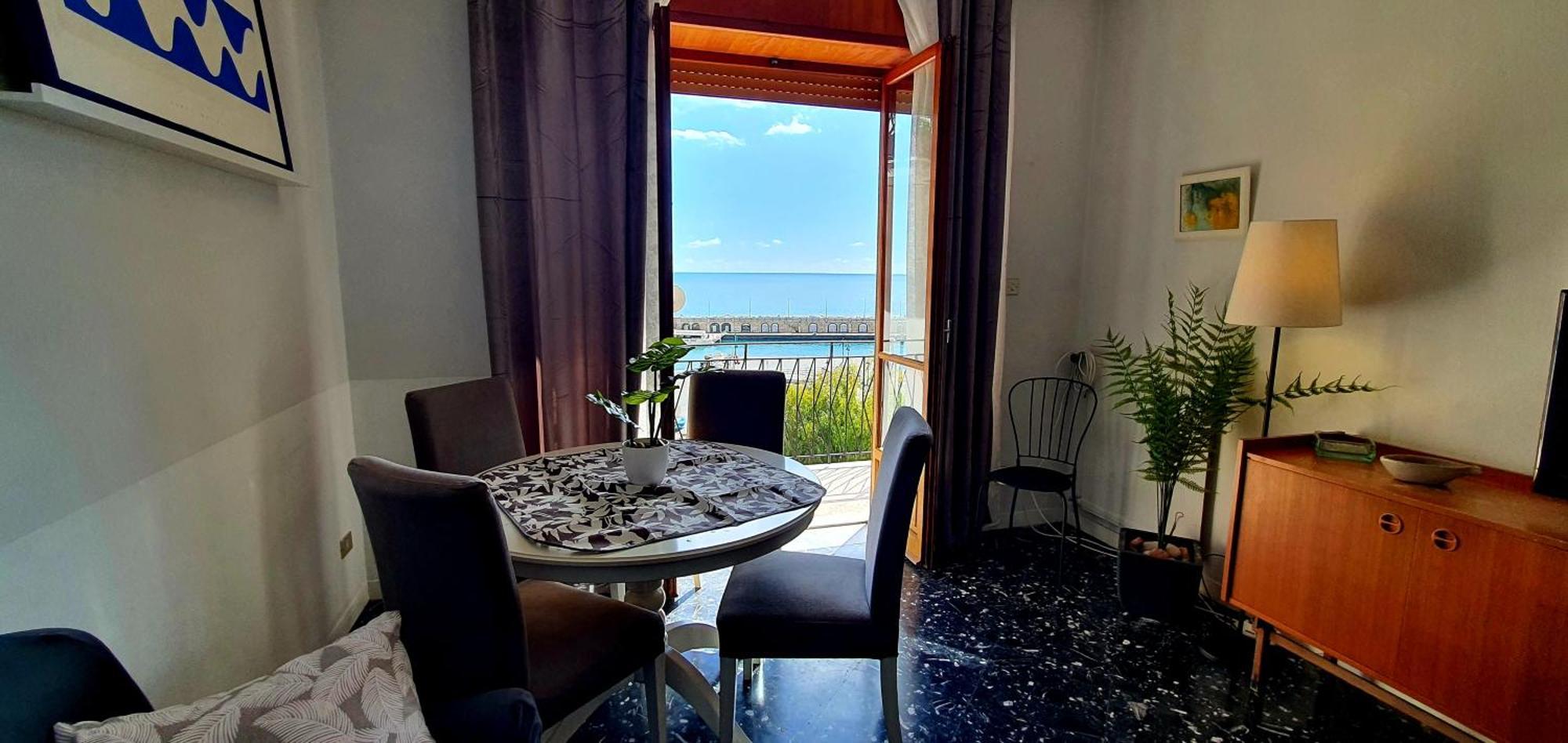 Apartamento Casa Al Castello Maiori Habitación foto